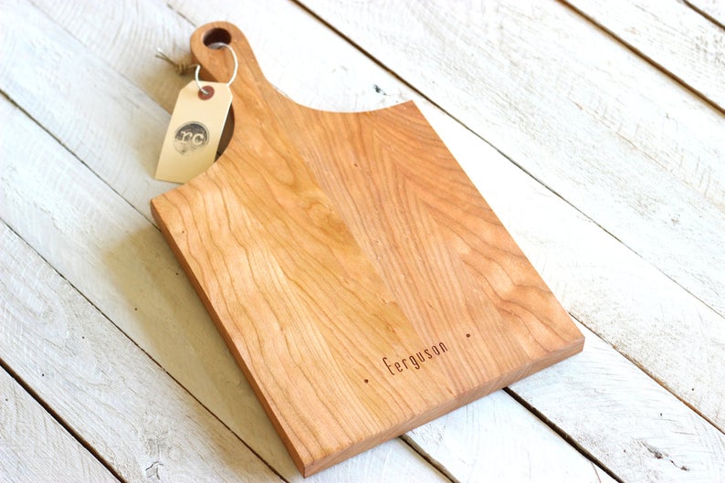 Personalized Cutting Board with Handle - Small »